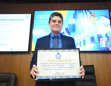 JORNALISTA JOHN CUTRIM É HOMENAGEADO COM O TÍTULO DE CIDADÃO DE SÃO LUÍS