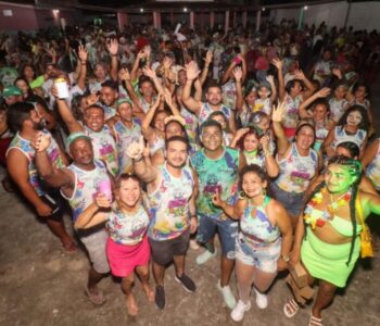 Liderado por Quinzinho, Bloco do Gás reúne vários foliões e entra para a história de Peri Mirim
