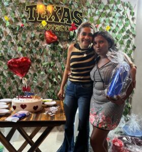KATIA CUNHA REALIZA EVENTO EM COMEMORAÇÃO AO DIA DAS MÃES