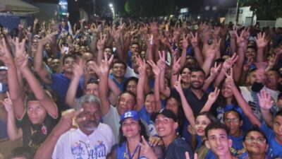 Aldo Brown comanda “arrastão” com milhares de simpatizantes