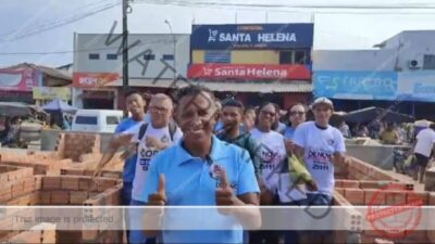 INDICAÇÃO ATENDIDA: Vereador Dr. Mendes visita obras de reforma da Feirinha do Peixe