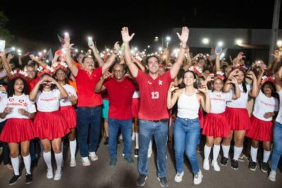 Multidão sai às ruas de Matões, desmente pesquisa Amostragem e reafirma força de Gabriel 13