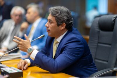 DEPUTADO OSMAR FILHO PARABENIZA CARLOS BRANDÃO E ELEITOS POR DESEMPENHO NO PLEITO MUNICIPAL