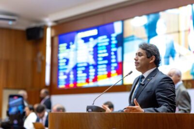 OSMAR FILHO PARABENIZA GOVERNADOR CARLOS BRANDÃO POR NOVA ESTRADA NA BAIXADA MARANHENSE