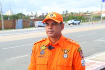 Bombeiros orientam vendedores ambulantes sobre segurança no Carnaval do Maranhão 2025