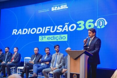 Juscelino Filho triplicou autorizações de rádios comunitárias no Maranhão em dois anos