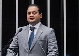 Weverton Rocha volta ao protagonismo sob nova liderança no Senado