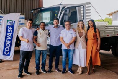 Pedro Lucas entrega caminhões para os municípios de Jatobá e Mata Roma