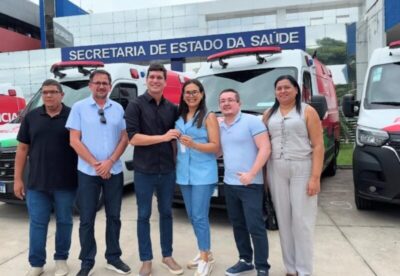 Governador Carlos Brandão entrega nova ambulância a prefeita Leide para Governador Archer