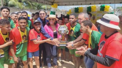 Arari reúne trabalhador em atividade esportiva