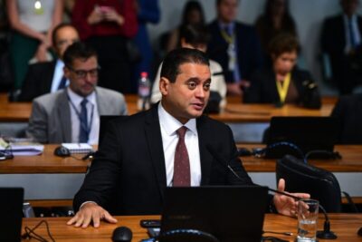 Projeto de Weverton estimula contratação de mulheres com mais de 50 anos é aprovado no Senado