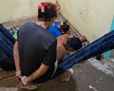 Polícia Civil prende membros de facção e apreende arsenal em operação em Caxias