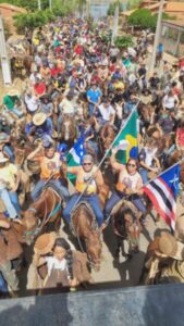 Cavalgada é destaque em festejo religioso em Lagoa do Mato