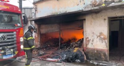 Incêndio destrói depósito no Centro de São Luís; ação pode ter sido criminosa