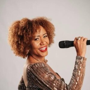 Morre a cantora ribamarense Alessandra Santos, aos 47 anos