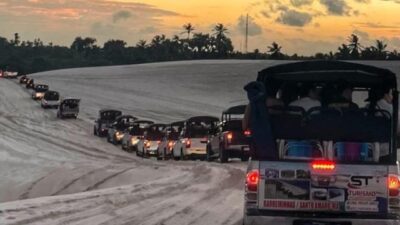 Fila de Toyotas chama atenção em Santo Amaro, nos Lençóis Maranhenses