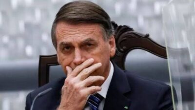 PF faz buscas na casa de Bolsonaro e prende ex-ajudante Mauro Cid em operação contra dados falsos de vacina
