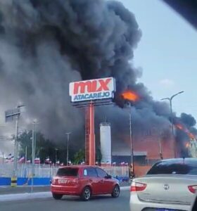 Grande incêndio na Loja Vem Ki Tem em São Luís