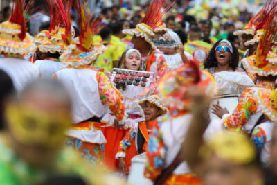 Rua do Passeio será palco para desfile de mais de 90 atrações carnavalescas