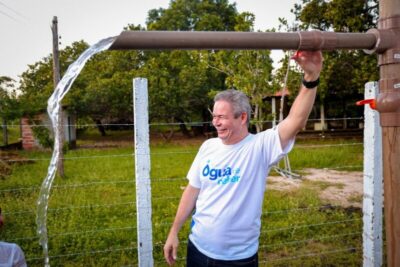 Prefeitura de Timon garante abastecimento de água e iluminação no campo de futebol do Povoado Santana da Gameleira