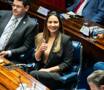 Senadora Ana Paula é eleita terceira-secretária do Senado