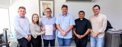 Iracema Vale participa de assinatura do ‘Mutirão Rua Nova’, que beneficiará Buriti, Belágua e Urbano Santos