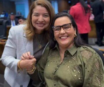 Assembleia faz história com eleição unânime de Andreia Rezende como 1ª vice-presidente