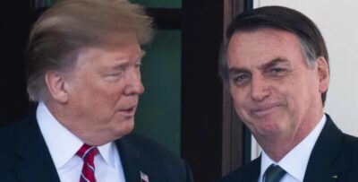 Bolsonaro tenta, através de aliados, convite assinado a mão por Trump para comparecer à posse