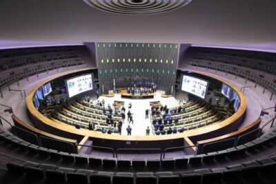 Emendas Pix: deputados mandam R$ 171 milhões a prefeitura de parentes
