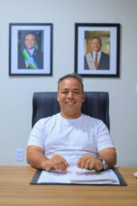 TÁ NA CONTA!! Fred Campos é o primeiro prefeito do Maranhão a pagar o 13º salários