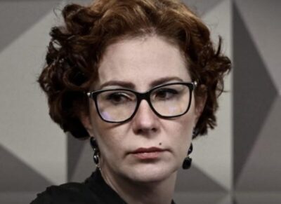 PGR pede prisão preventiva de Carla Zambelli após deputada deixar o país