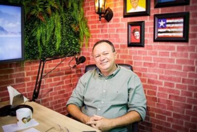 MESMO COM PROPOSTA DO GOVERNO DE AUMENTO DE 10%, PROFESSORES INSISTEM EM GREVE