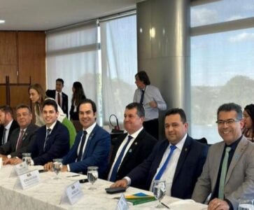 PRESIDENTE DA FAMEM, PREFEITO IVO REZENDE, REPRESENTA OS MUNICÍPIOS MARANHENSES EM REUNIÃO COM O PRESIDENTE LULA