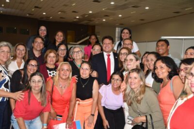 “CUIDAR, AMAR E AJUDAR PARA TRANSFORMAR O DIA A DIA”, DESTACA LEMA EM HOMENAGEM AO DIA DOS PROFISSIONAIS DA EDUCAÇÃO, CELEBRANDO DOMINGO (6)