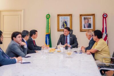 COMISSÃO DE EDUCAÇÃO DA ASSEMBLEIA DISCUTE POLÍTICAS PÚBLICAS COM GOVERNADOR EM EXERCÍCIO FELIPE CAMARÃO