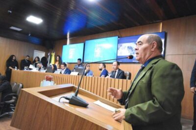 VEREADOR ASTRO DE OGUM COBRA REATIVAÇÃO DA REFINARIA DE BACABEIRA