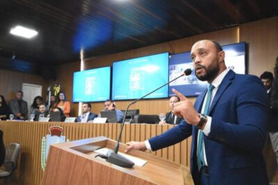 VEREADOR BETO CASTRO PEDE CPI PARA INVESTIGAR OS CONTRATOS FIRMADOS PELA PREFEITURA