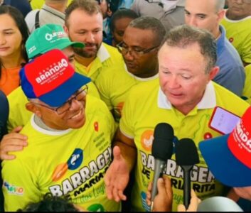 Luizinho Barros mostra força política na festa da barragem