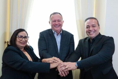 EM REUNIÃO, CARLOS BRANDÃO ALINHA AÇÕES PARA PAÇO DO LUMIAR