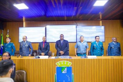 POLICIAIS MILITARES SÃO HOMENAGEADOS EM SESSÃO SOLENE NA CÂMARA MUNICIPAL DE SÃO LUIS