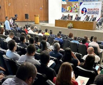 FAMEM DESTACA RELEVÂNCIA DO QUALIFICA WEB NA ATUALIZAÇÃO DE PROFISSIONAIS MUNICIPAIS SOBRE A NOVA LEI DE LICITAÇÕES