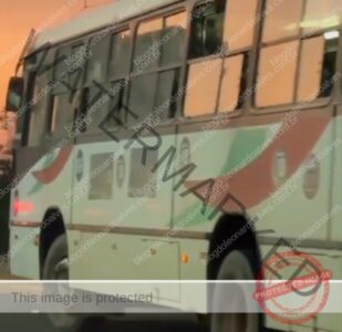 Ônibus com adesivos de Chiquinho FC é flagrado pela Polícia Federal em Peritoró