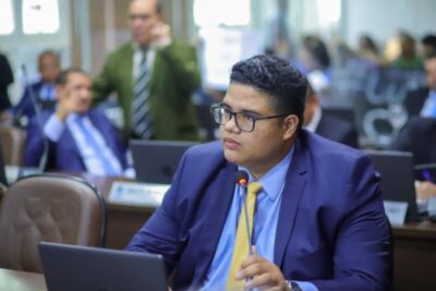 VEREADOR MARLON BOTÃO SOLICITA REFORMA DE ESCOLA NO BAIRRO DO SANTA CRUZ