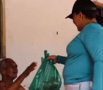 Prefeita Fabiana Mendes mantém tradição da entrega do peixe da Semana Santa em Presidente Vargas/MA