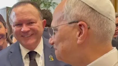 Brandão recebe bênção do Papa no Vaticano
