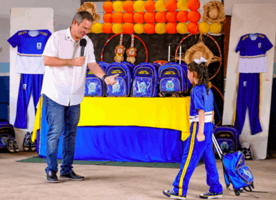 Rafael inicia entrega de fardamento escolar em Timon