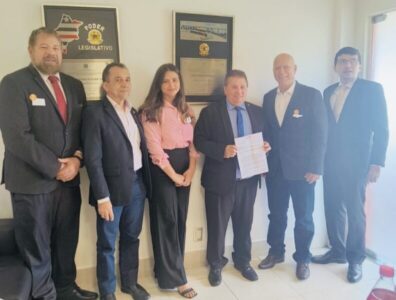 Ariston recebe representantes do setor industrial para debater inclusão da água mineral na cesta básica