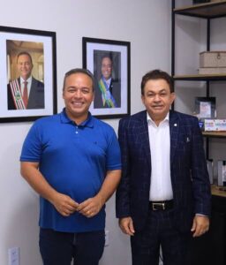 Fred Campos entrega licitação da saúde de Paço do Lumiar para aliado político