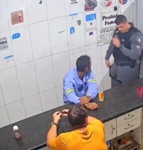 Homenagem e Reconhecimento ao Policial que Agiu em Defesa de uma Mãe Idosa