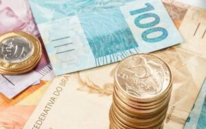 Brasileiros sacam R$ 11,46 bilhões da poupança em março, maior volume desde 2022